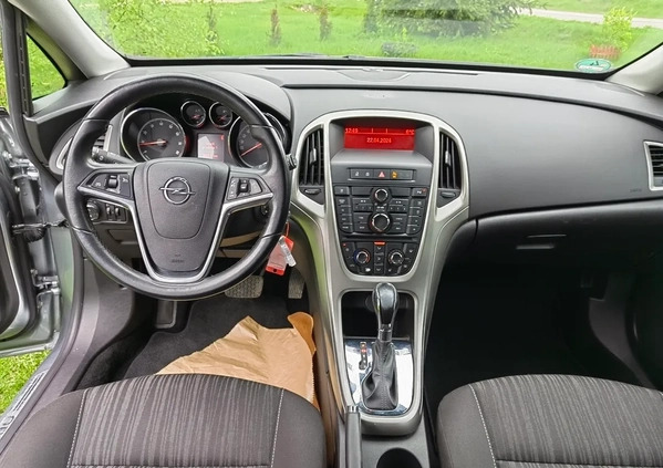 Opel Astra cena 27900 przebieg: 142000, rok produkcji 2011 z Białystok małe 154